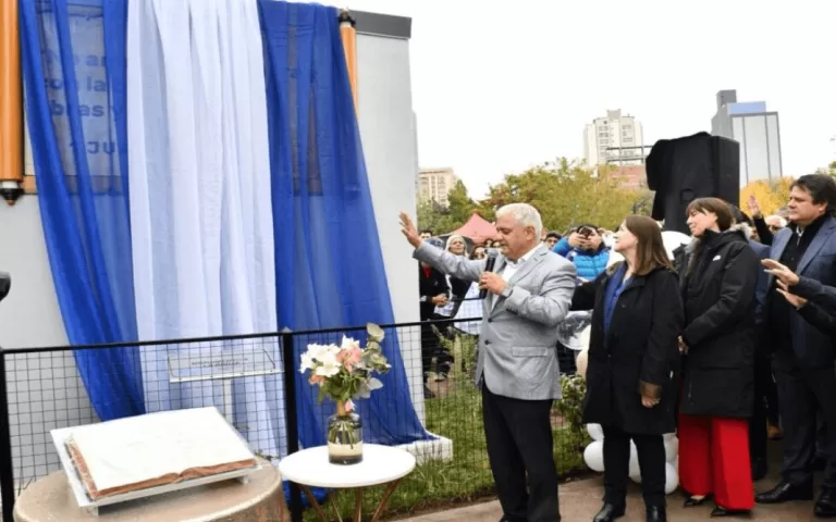 Argentina inaugura marco histórico em tributo à Bíblia Sagrada