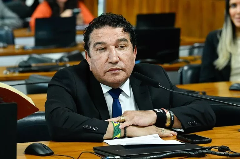 Projeto que veta modificações na Bíblia avança no Congresso